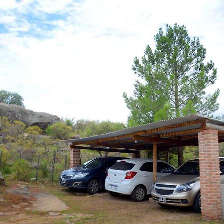 La Toma Complejo De Montana - Cabanas Y Habitaciones En Hosteria Mina Clavero Bagian luar foto