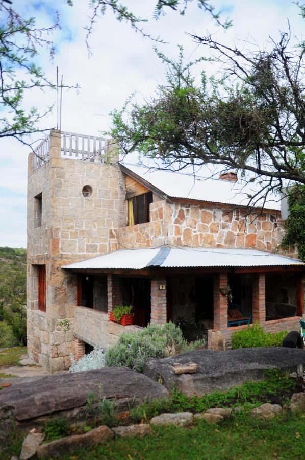La Toma Complejo De Montana - Cabanas Y Habitaciones En Hosteria Mina Clavero Bagian luar foto