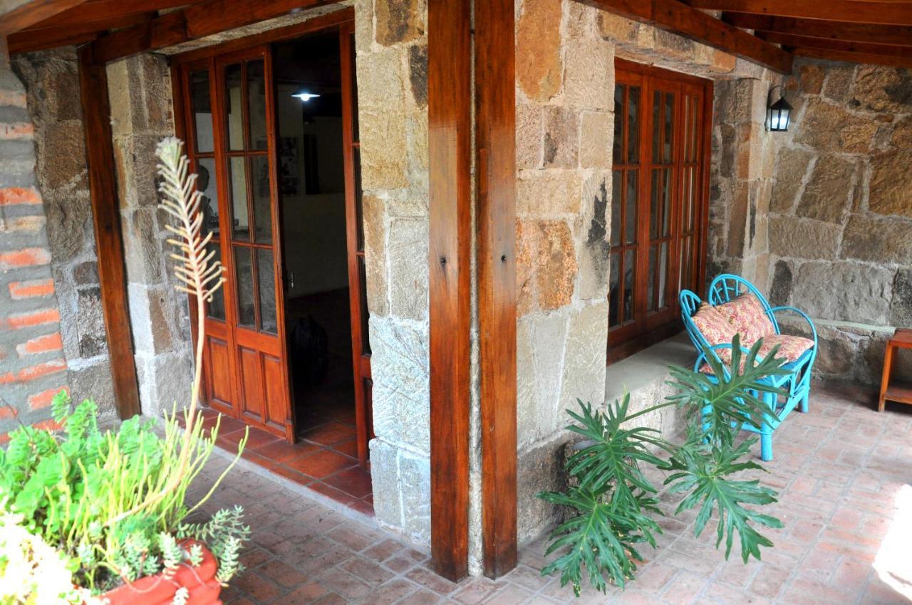 La Toma Complejo De Montana - Cabanas Y Habitaciones En Hosteria Mina Clavero Bagian luar foto