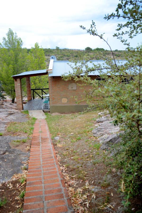 La Toma Complejo De Montana - Cabanas Y Habitaciones En Hosteria Mina Clavero Bagian luar foto