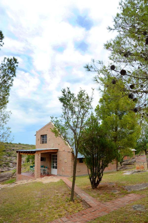 La Toma Complejo De Montana - Cabanas Y Habitaciones En Hosteria Mina Clavero Bagian luar foto