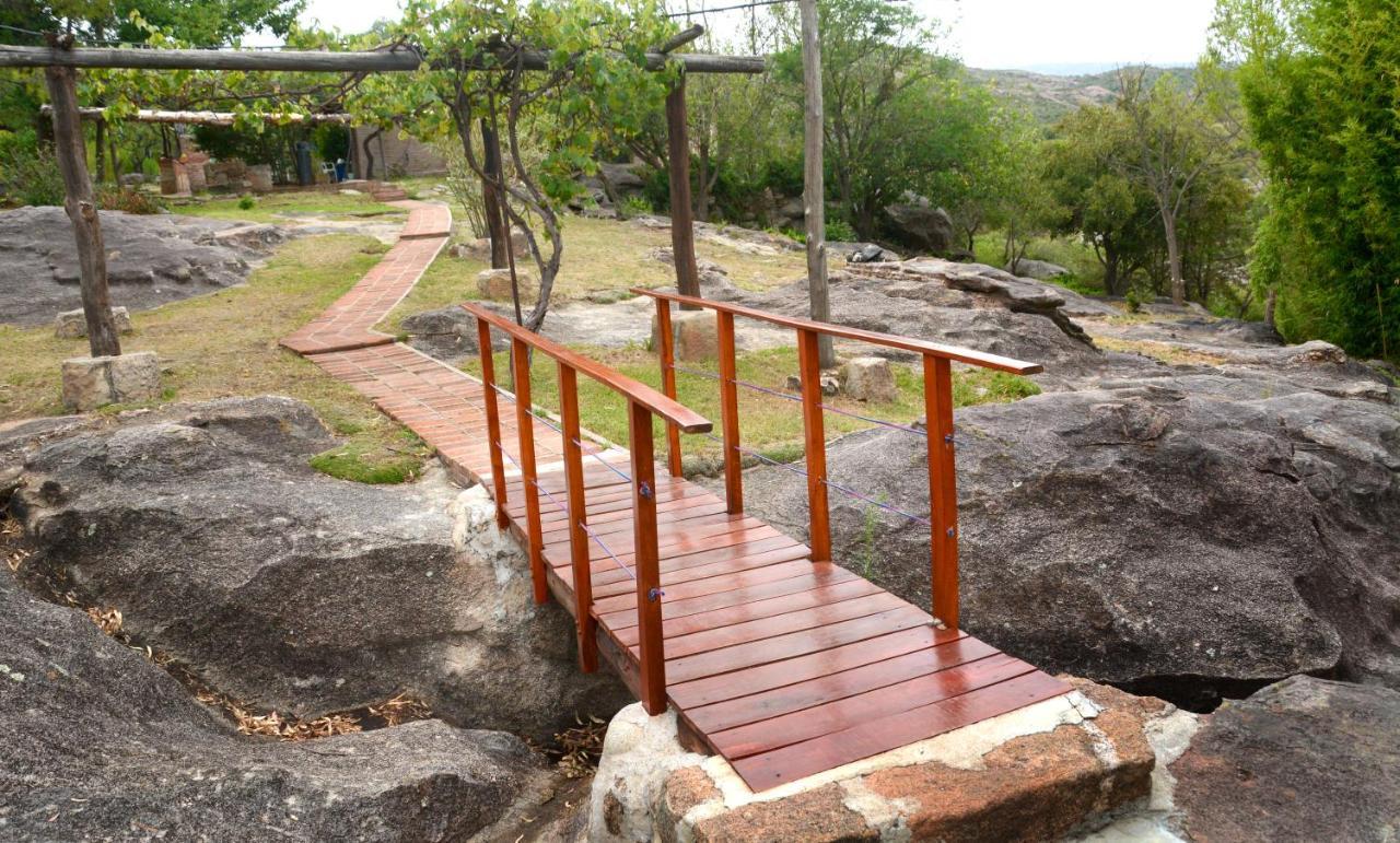 La Toma Complejo De Montana - Cabanas Y Habitaciones En Hosteria Mina Clavero Bagian luar foto