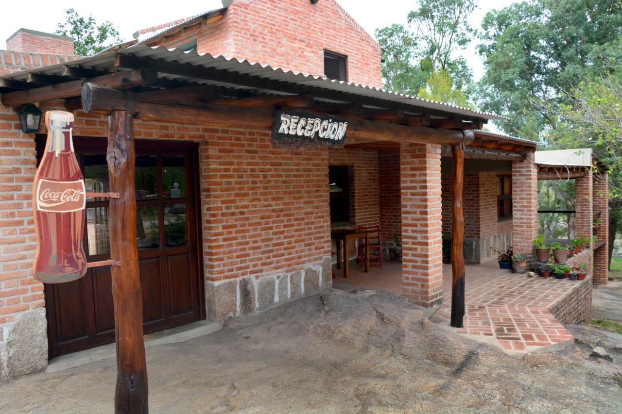 La Toma Complejo De Montana - Cabanas Y Habitaciones En Hosteria Mina Clavero Bagian luar foto
