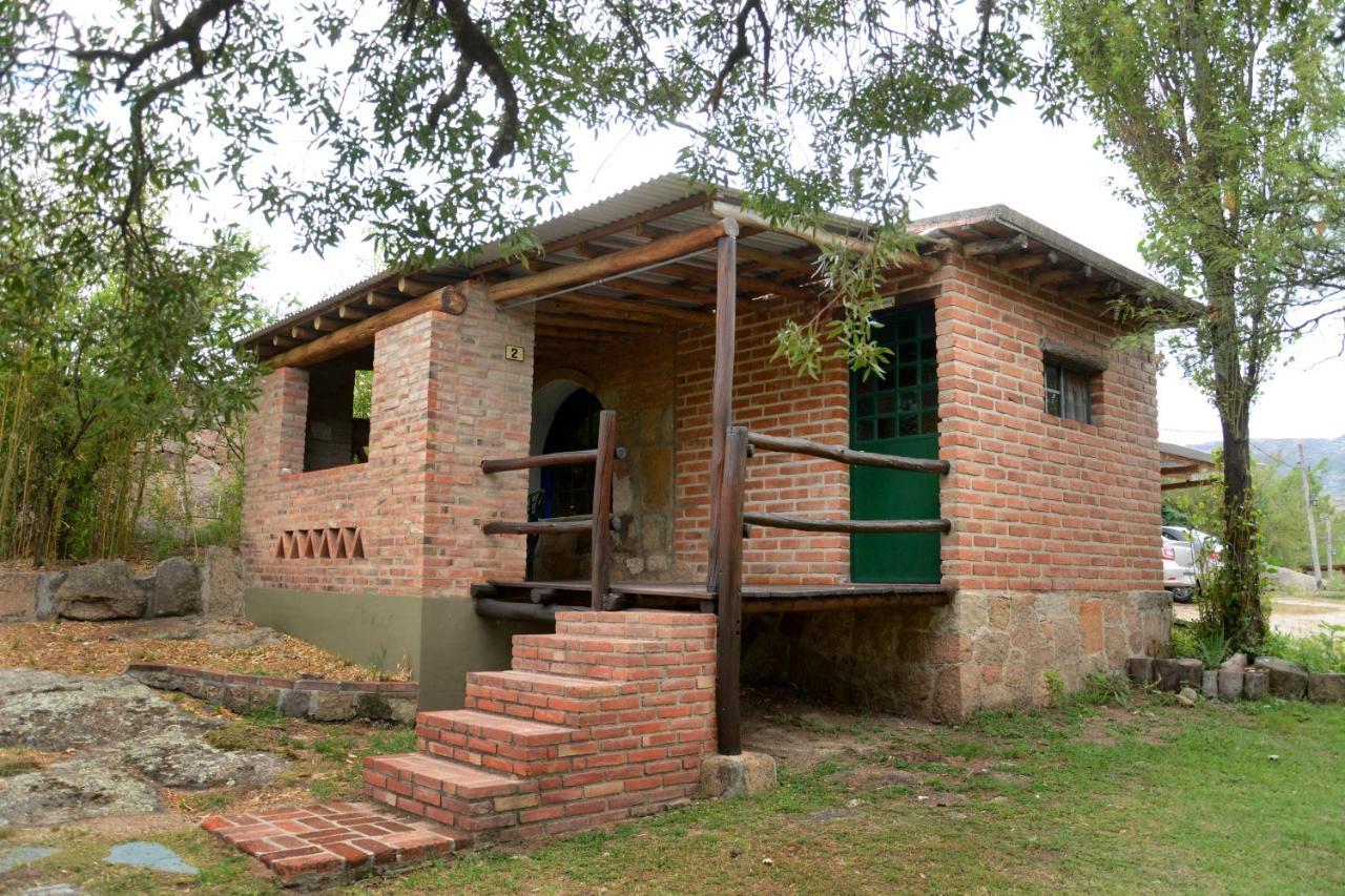 La Toma Complejo De Montana - Cabanas Y Habitaciones En Hosteria Mina Clavero Bagian luar foto