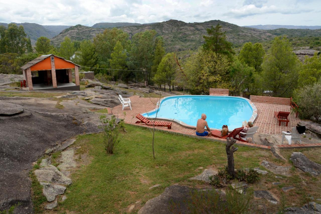 La Toma Complejo De Montana - Cabanas Y Habitaciones En Hosteria Mina Clavero Bagian luar foto
