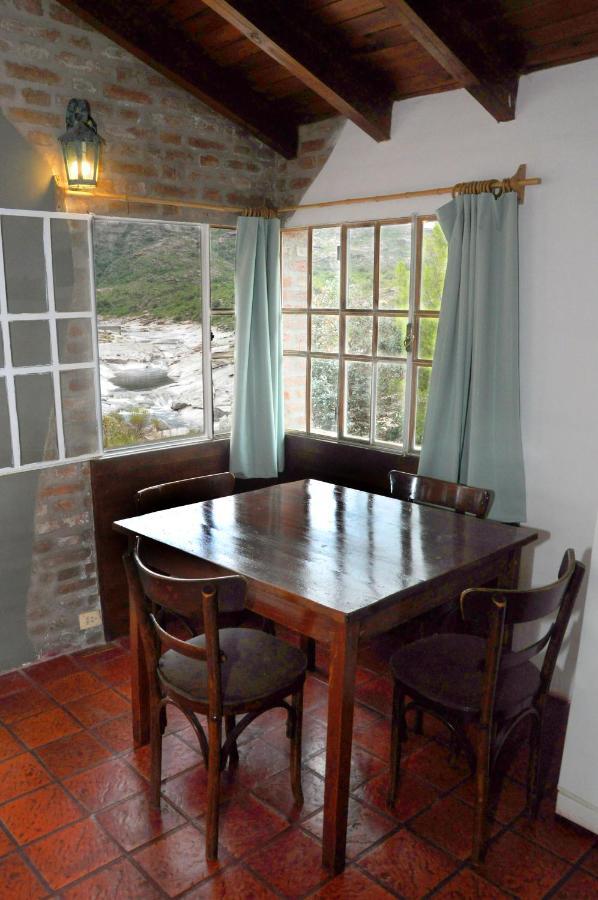 La Toma Complejo De Montana - Cabanas Y Habitaciones En Hosteria Mina Clavero Bagian luar foto