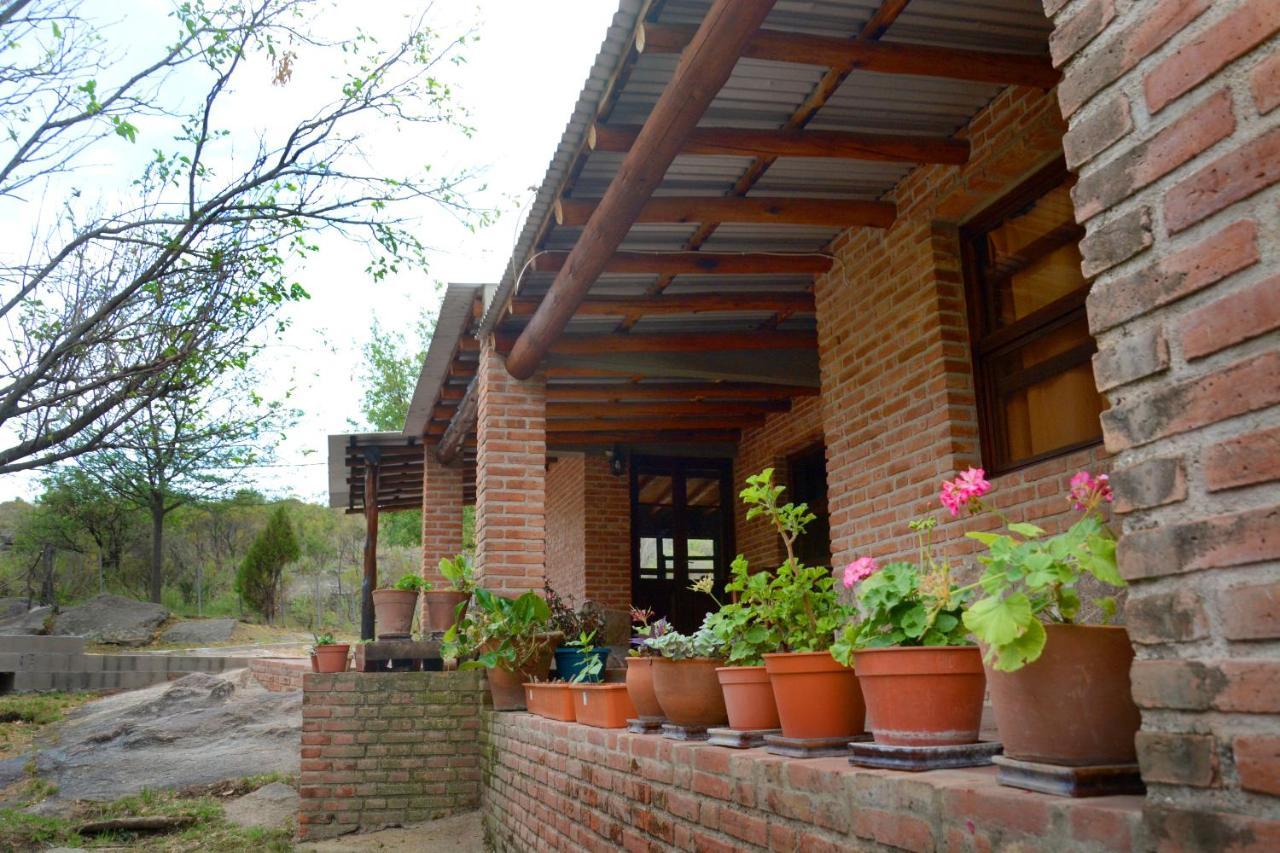 La Toma Complejo De Montana - Cabanas Y Habitaciones En Hosteria Mina Clavero Bagian luar foto